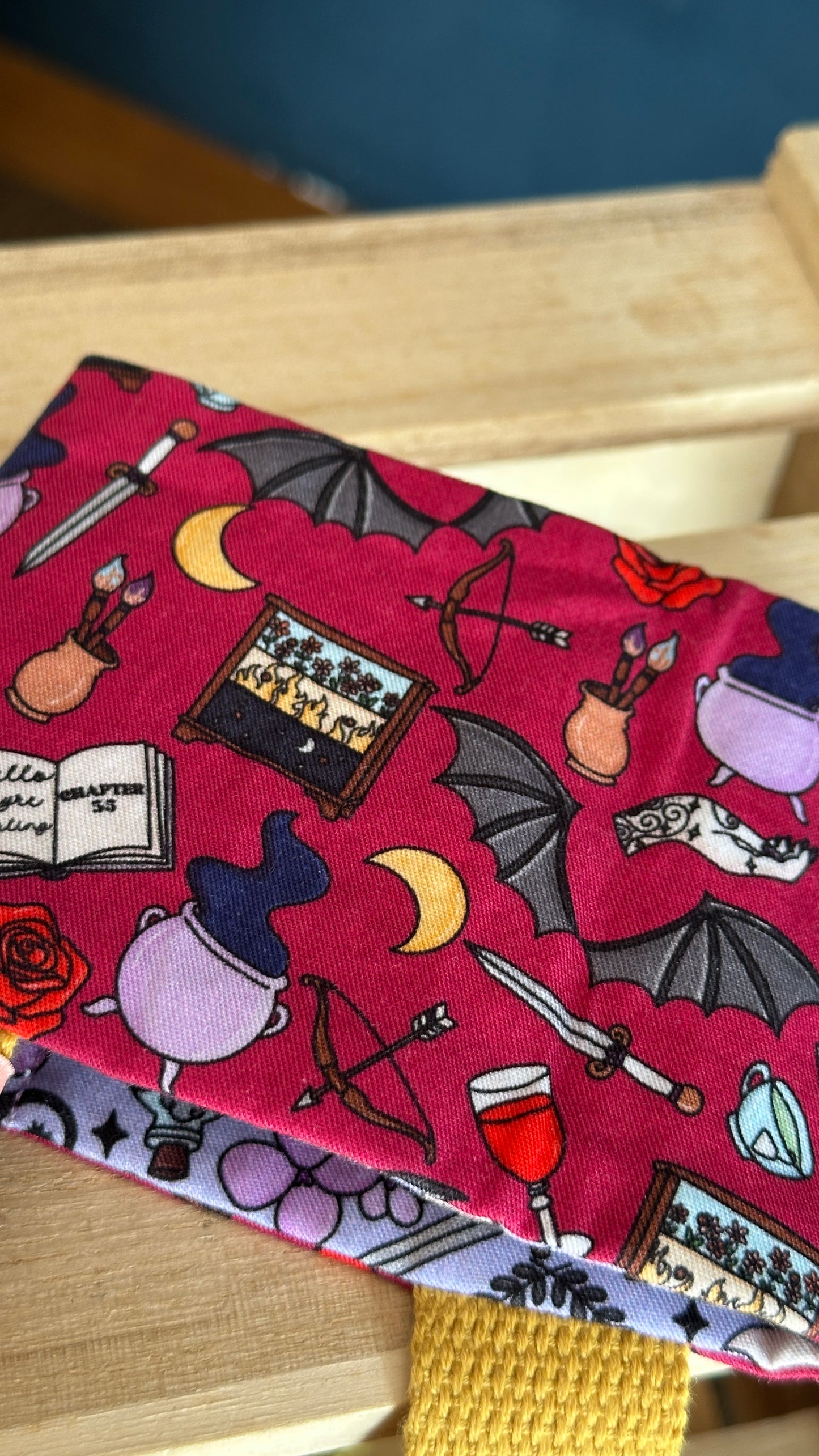 4th Wing/Acotar Reversible Coffee Strap