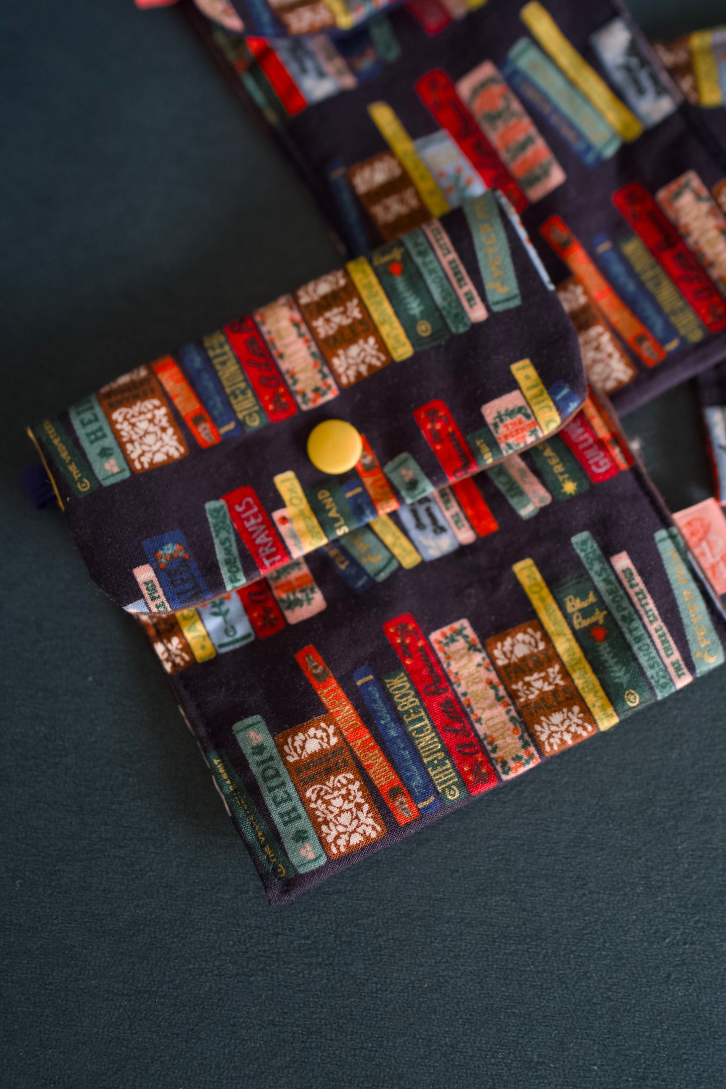 26/05 Poppy Blooms: Navy Nostalgic Bookstack Poppy Pocket