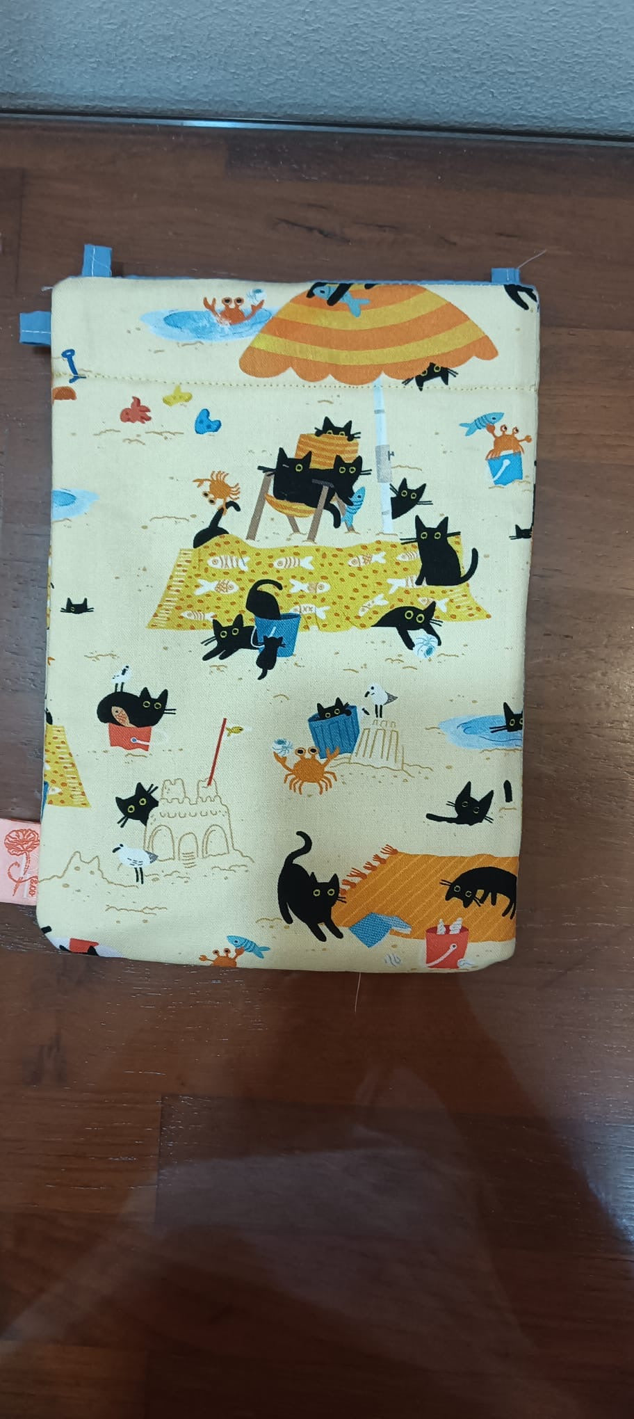 Cats on beach Phone sling