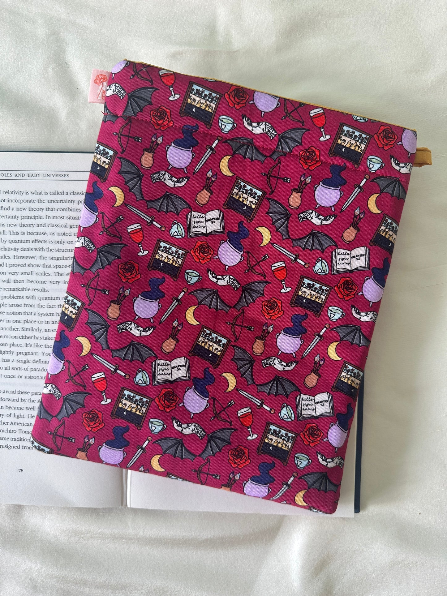 ✨LAST CHANCE READY STOCK Acotar bookish sleeve(no front pockets)