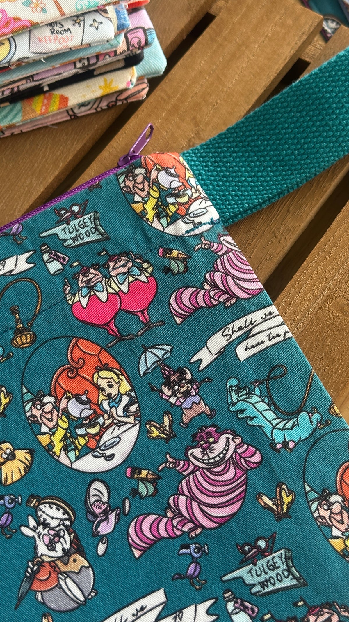 05/10 Poppy Bloom: Alice in Wonderland Zip Pouch