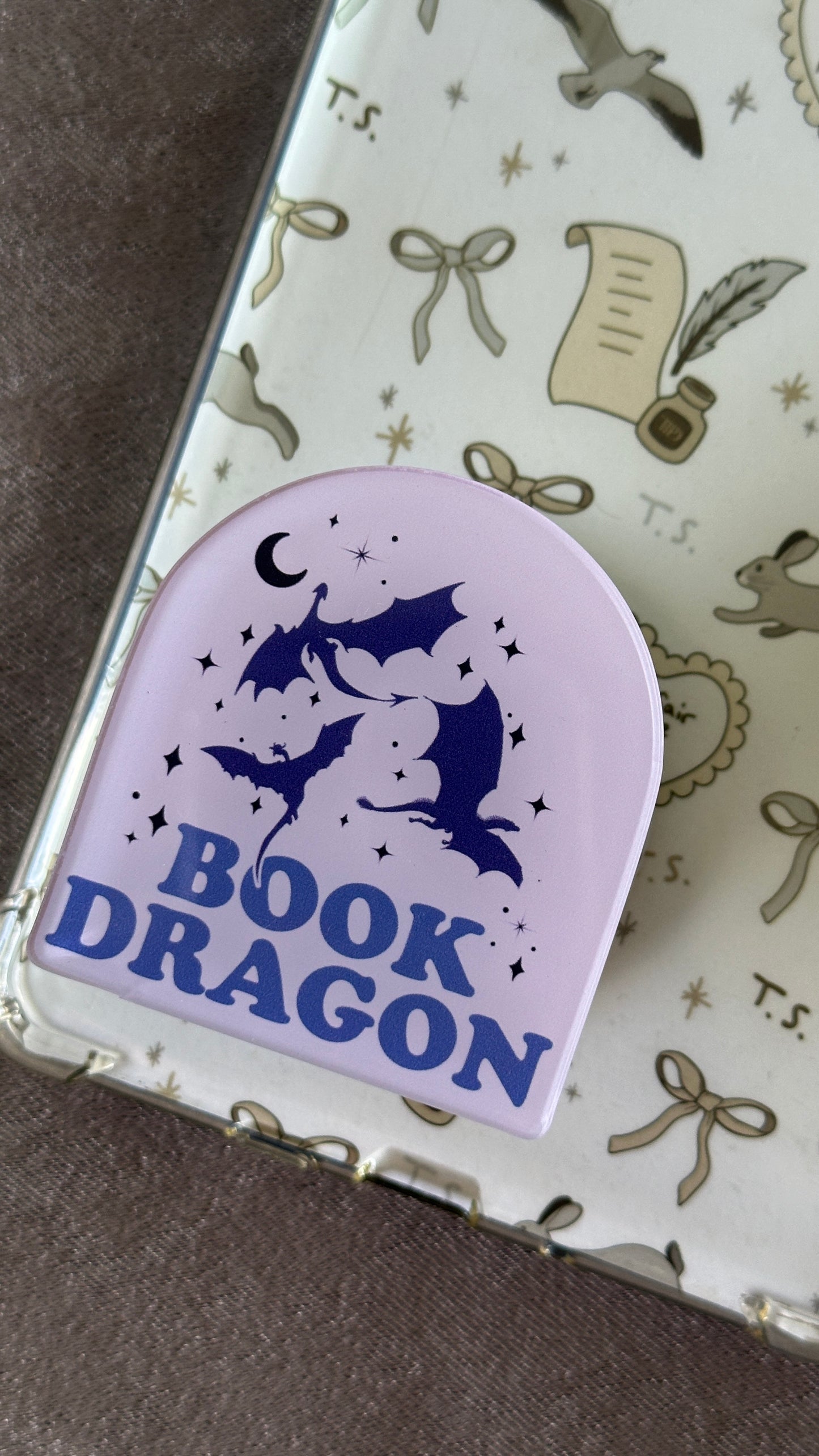 Book Dragon Magsafe Grip