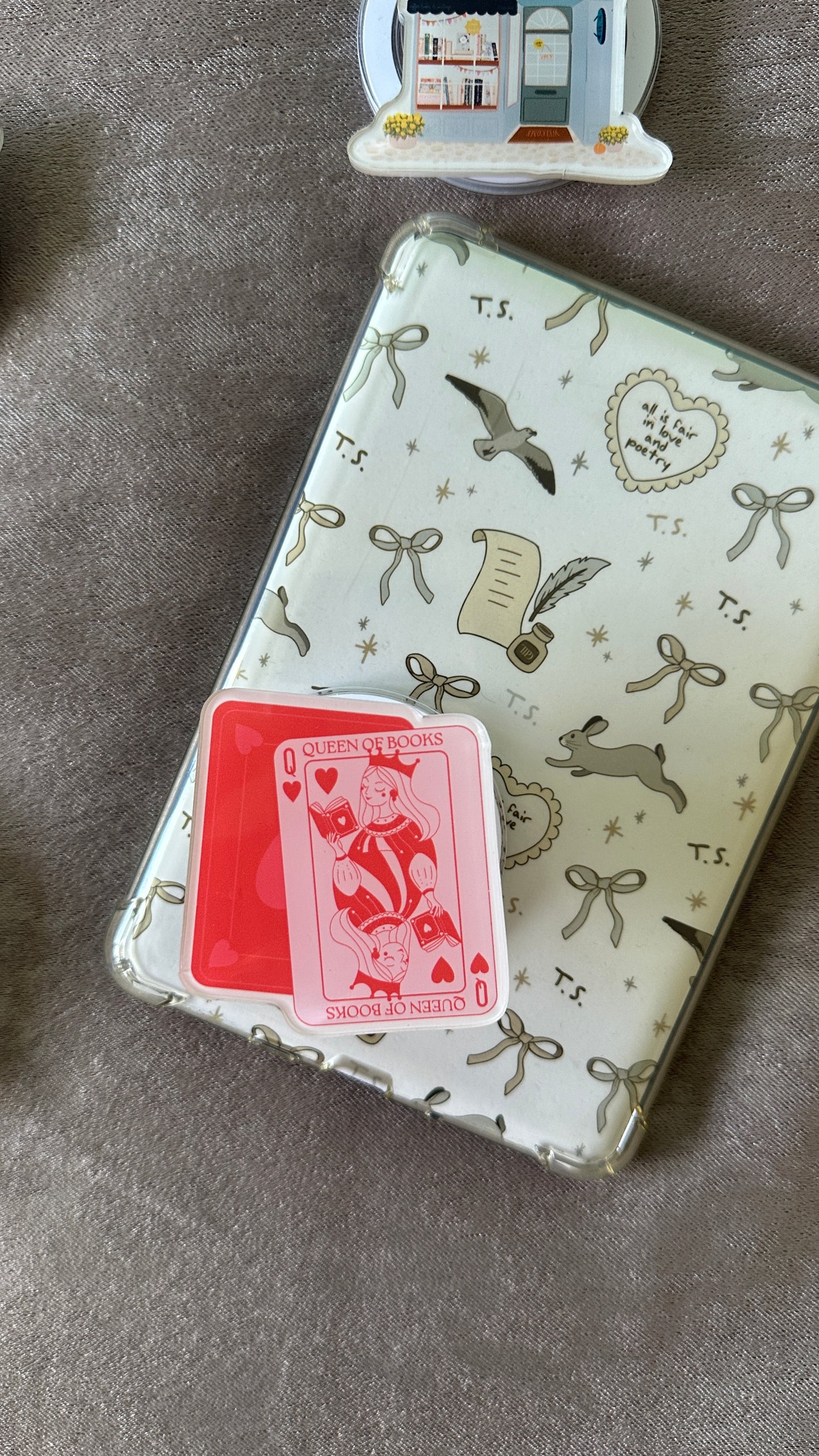 Queen of Books Magsafe Grip