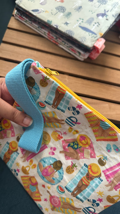 28/04 Poppy Bloom: Beach Book Babe Zip Pouch