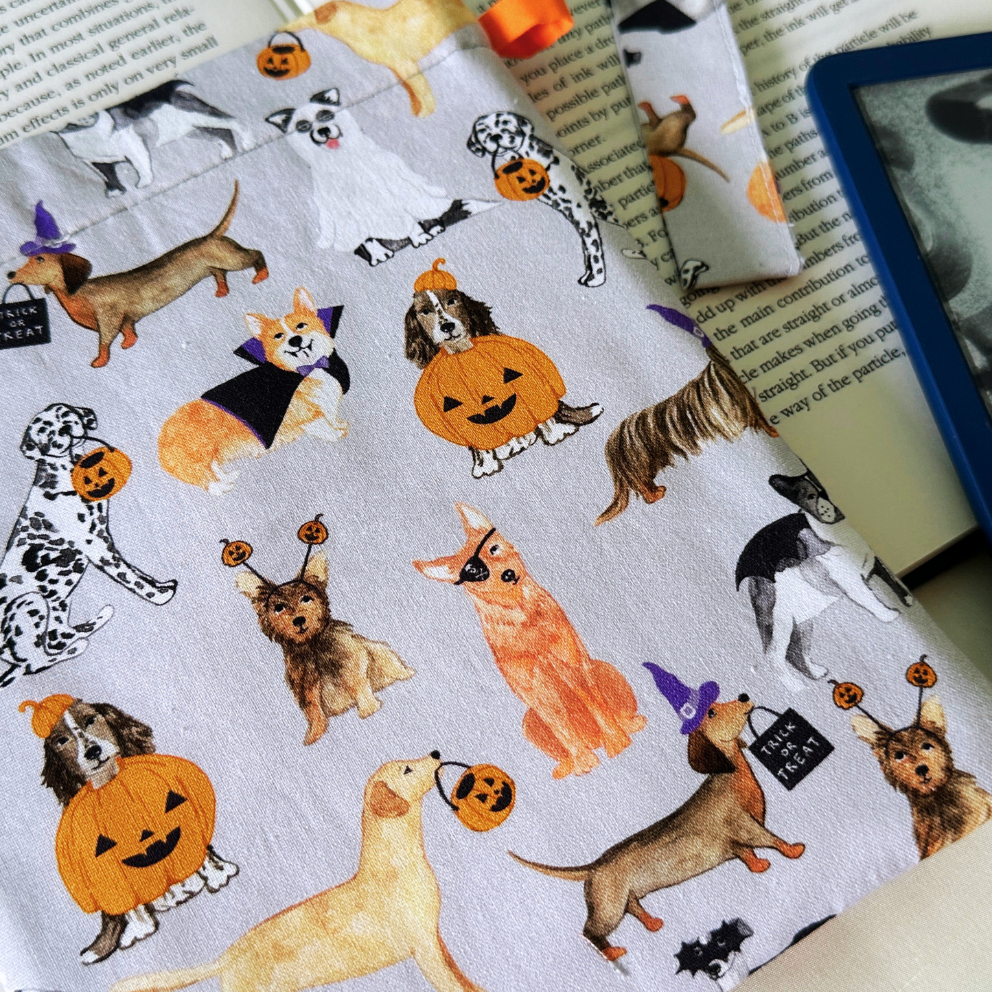 Howl-o-ween Bookish Sleeves