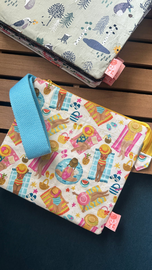 28/04 Poppy Bloom: Beach Book Babe Zip Pouch