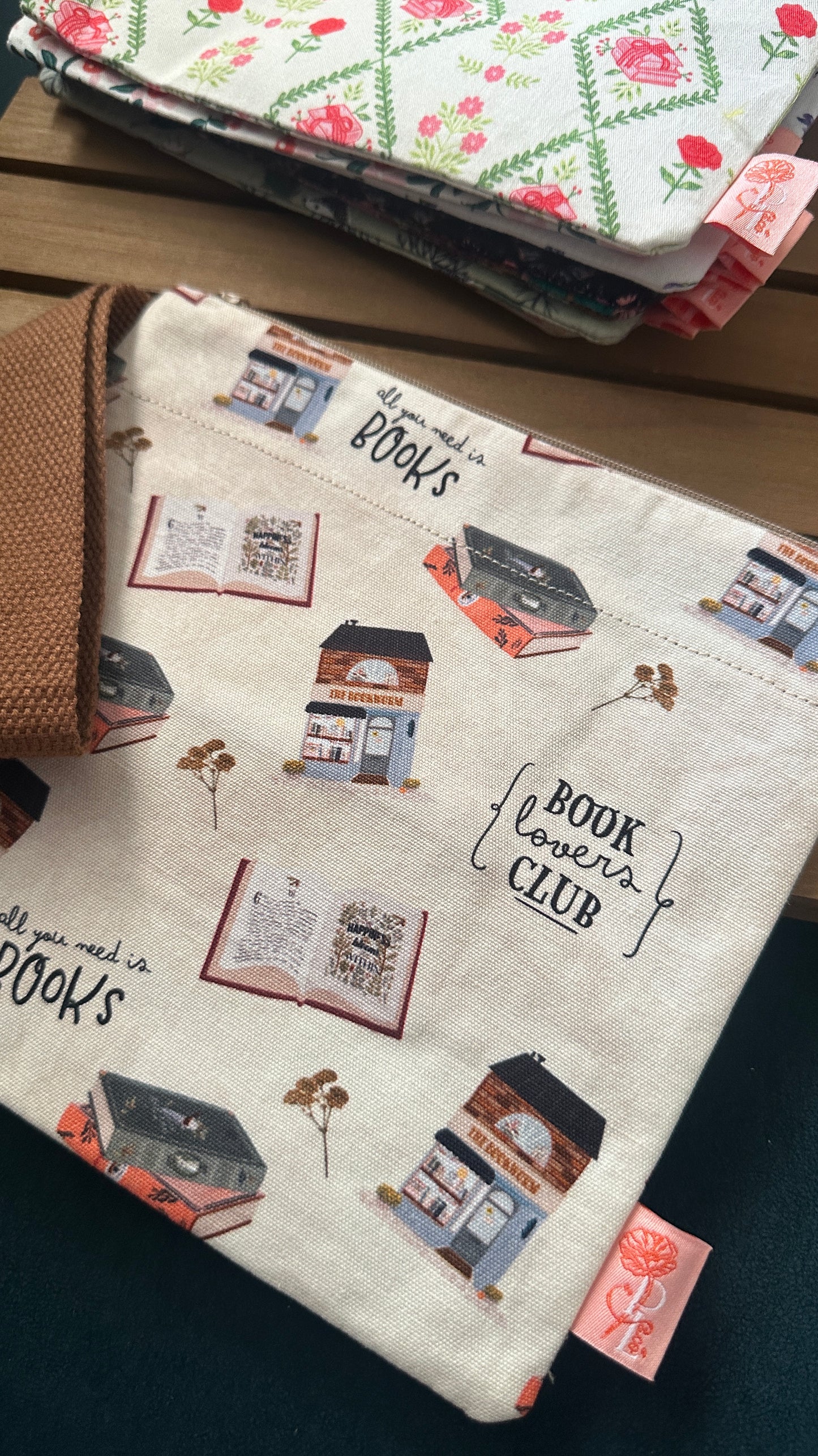 28/04 Poppy Bloom:💧Book Lovers Club Zip Pouch