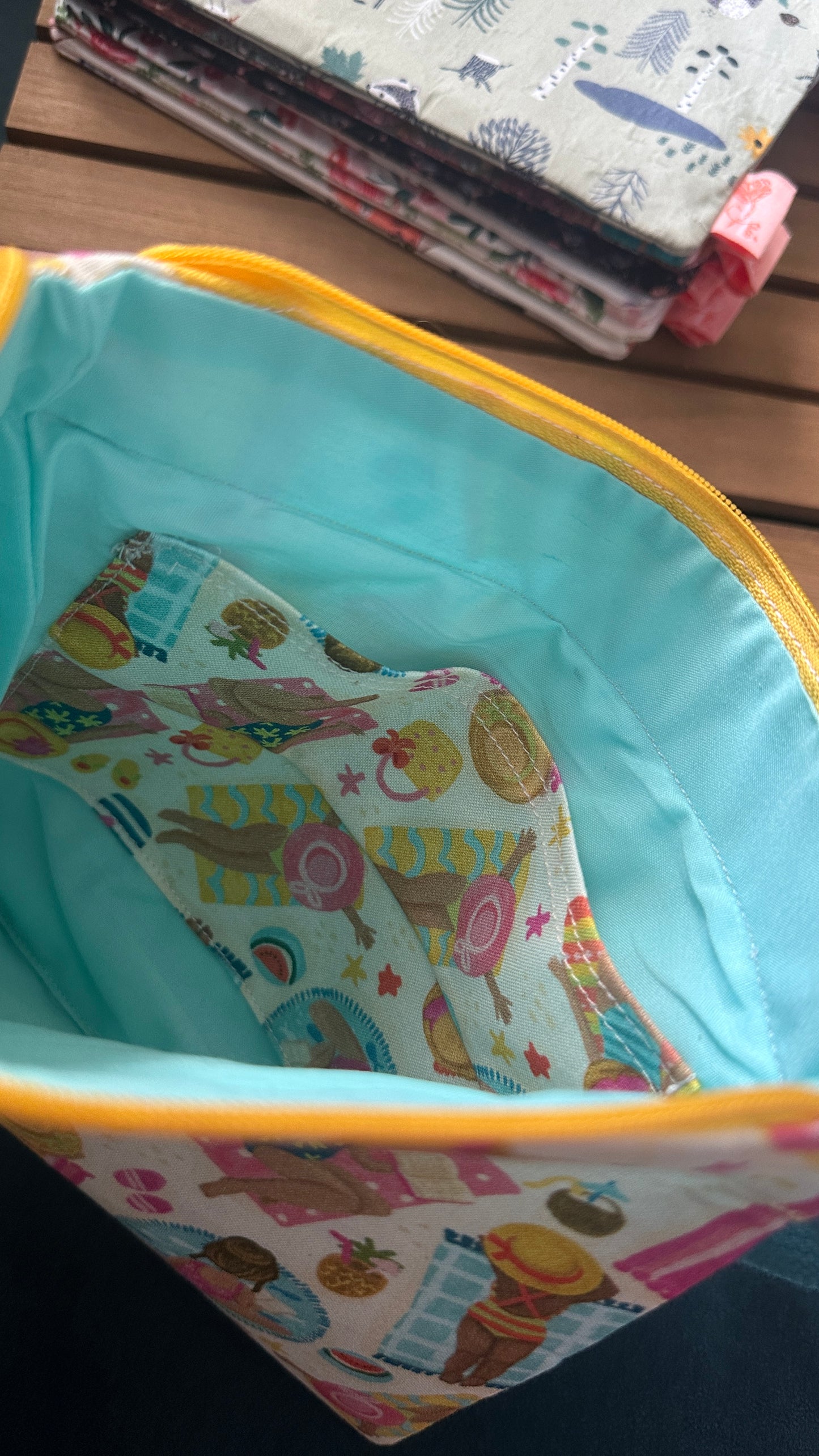 28/04 Poppy Bloom: Beach Book Babe Zip Pouch