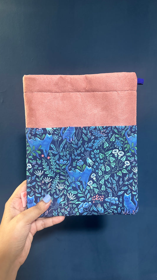 Garden Cat Velvet Sleeves
