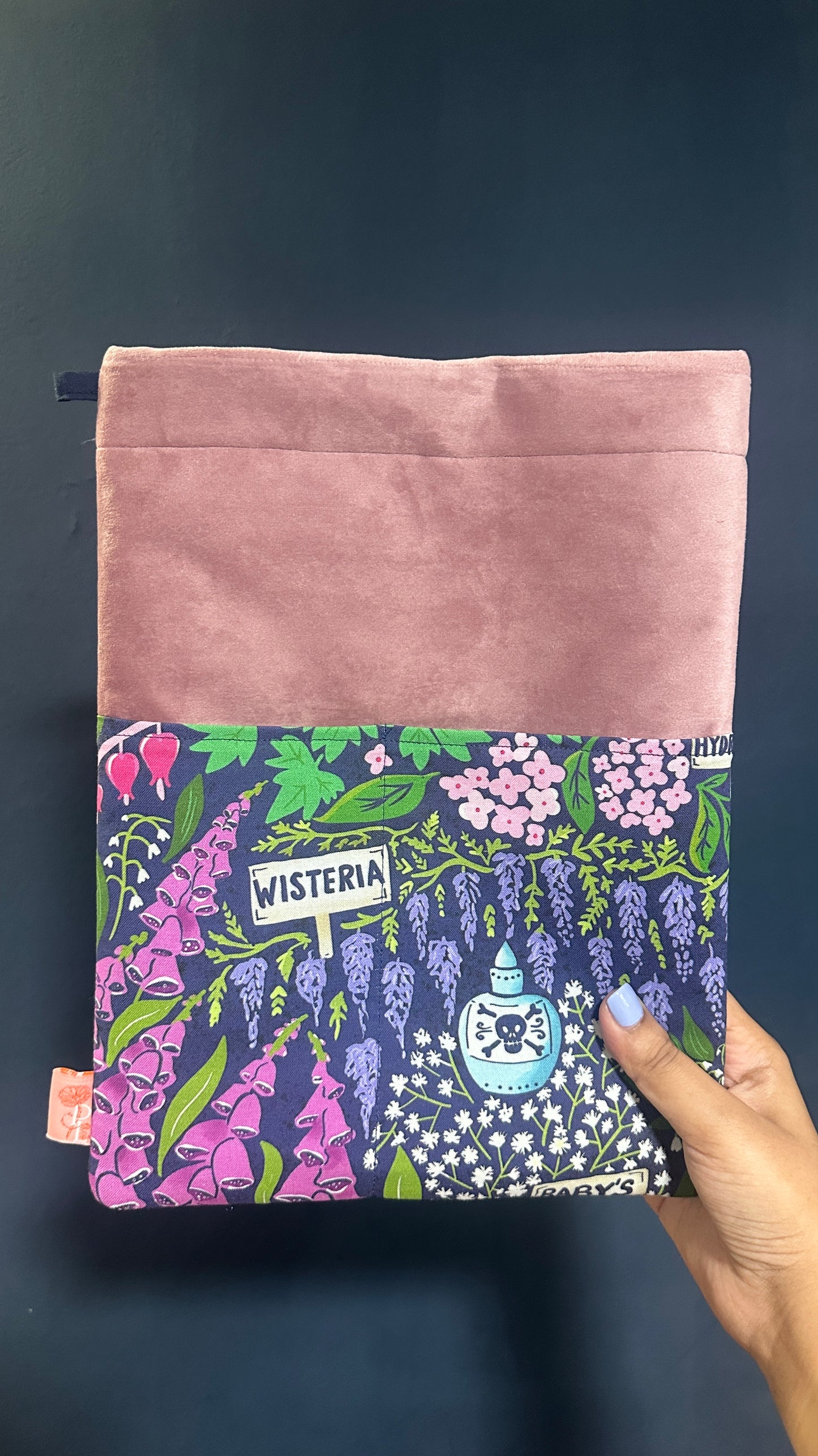 Poison Garden Velvet Sleeves