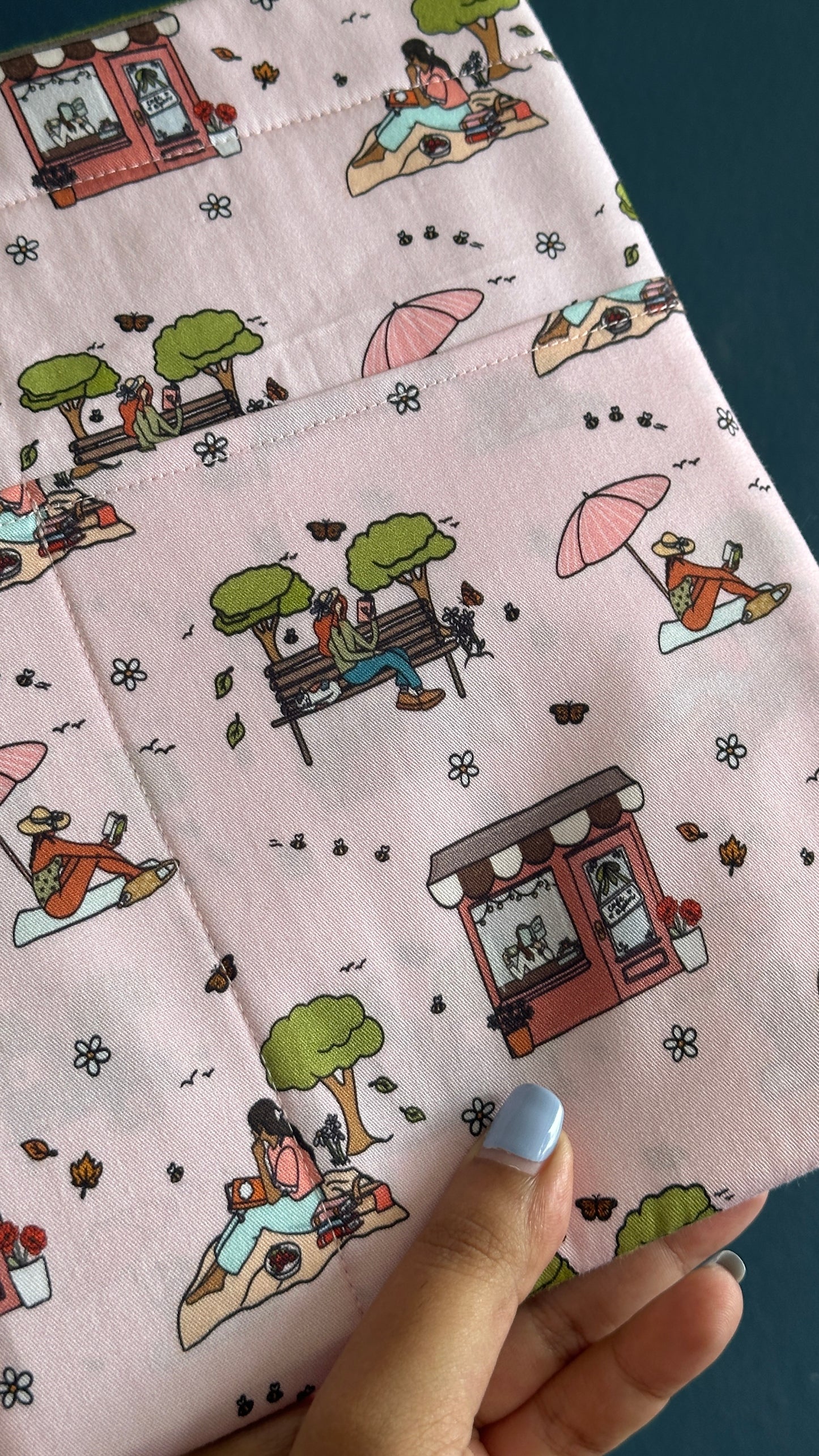 ✨ PLC EXCLUSIVE: Outdoor Reader Girlie