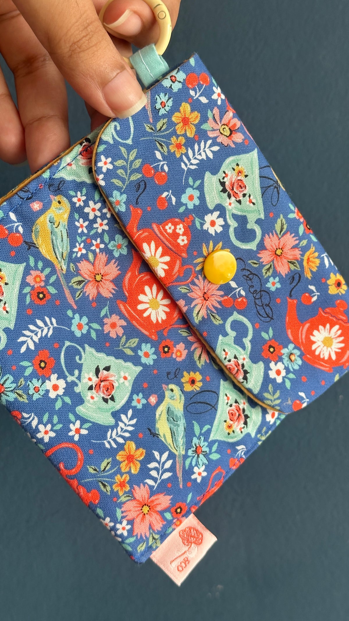 05/10 Poppy Blooms: Alice Teacups Poppy Pocket