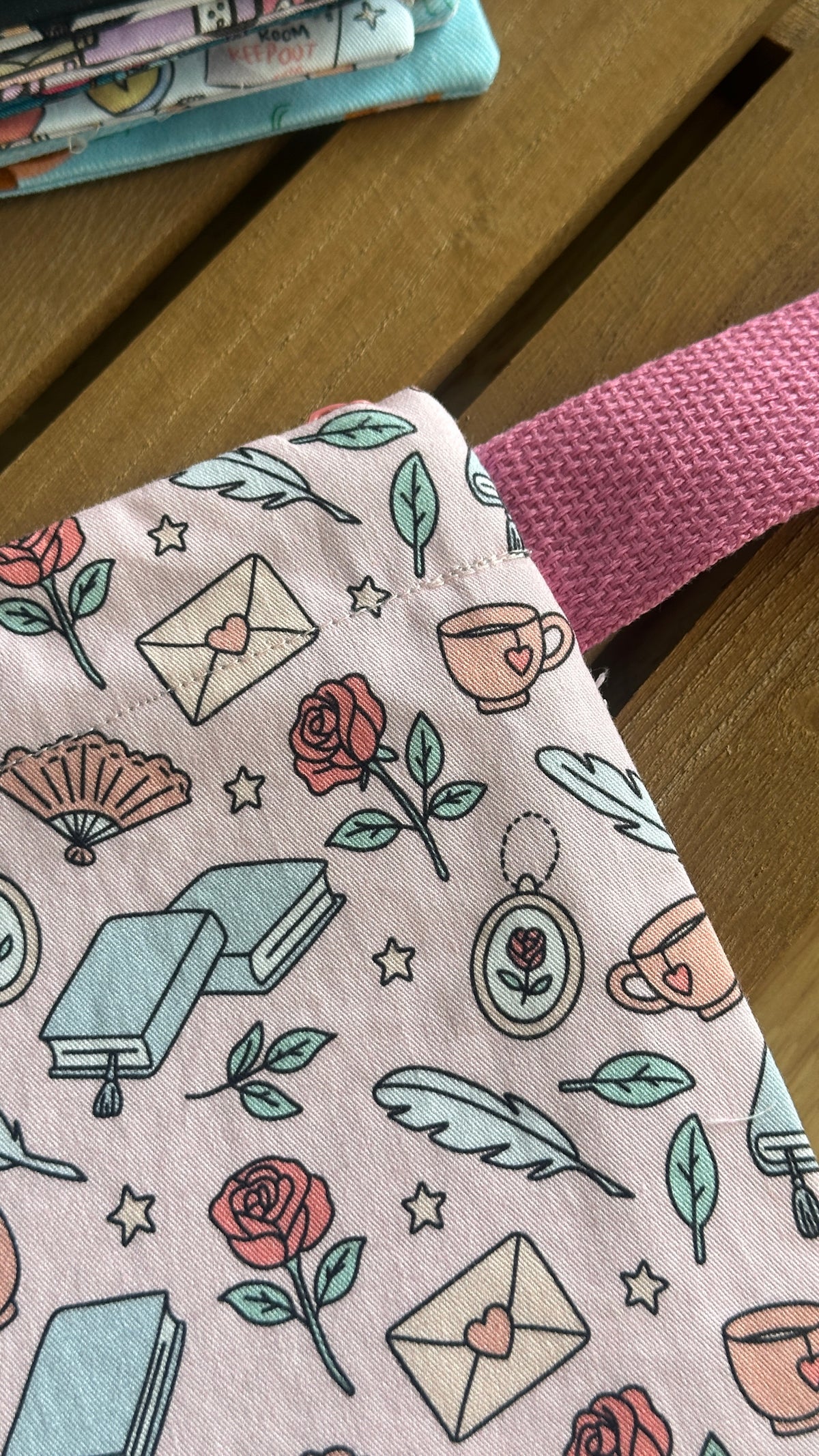 05/10 Poppy Bloom: Timeless Romance Zip Pouch